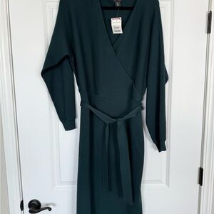 Green Long Sleeve Sheath Dress with V-Neck for Work